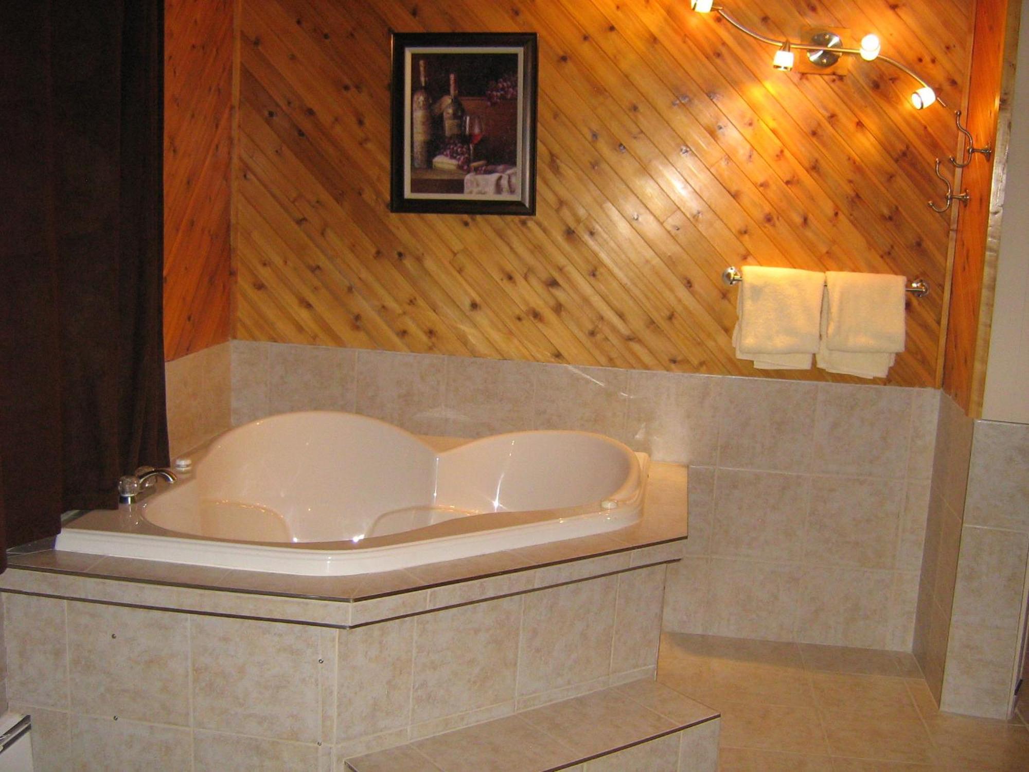 Parkway Motel & European Lodges Pincher Creek Zimmer foto